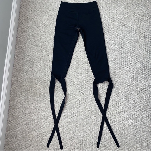 Manduka Flux Capri Wrap Leggings - Picture 2 of 3